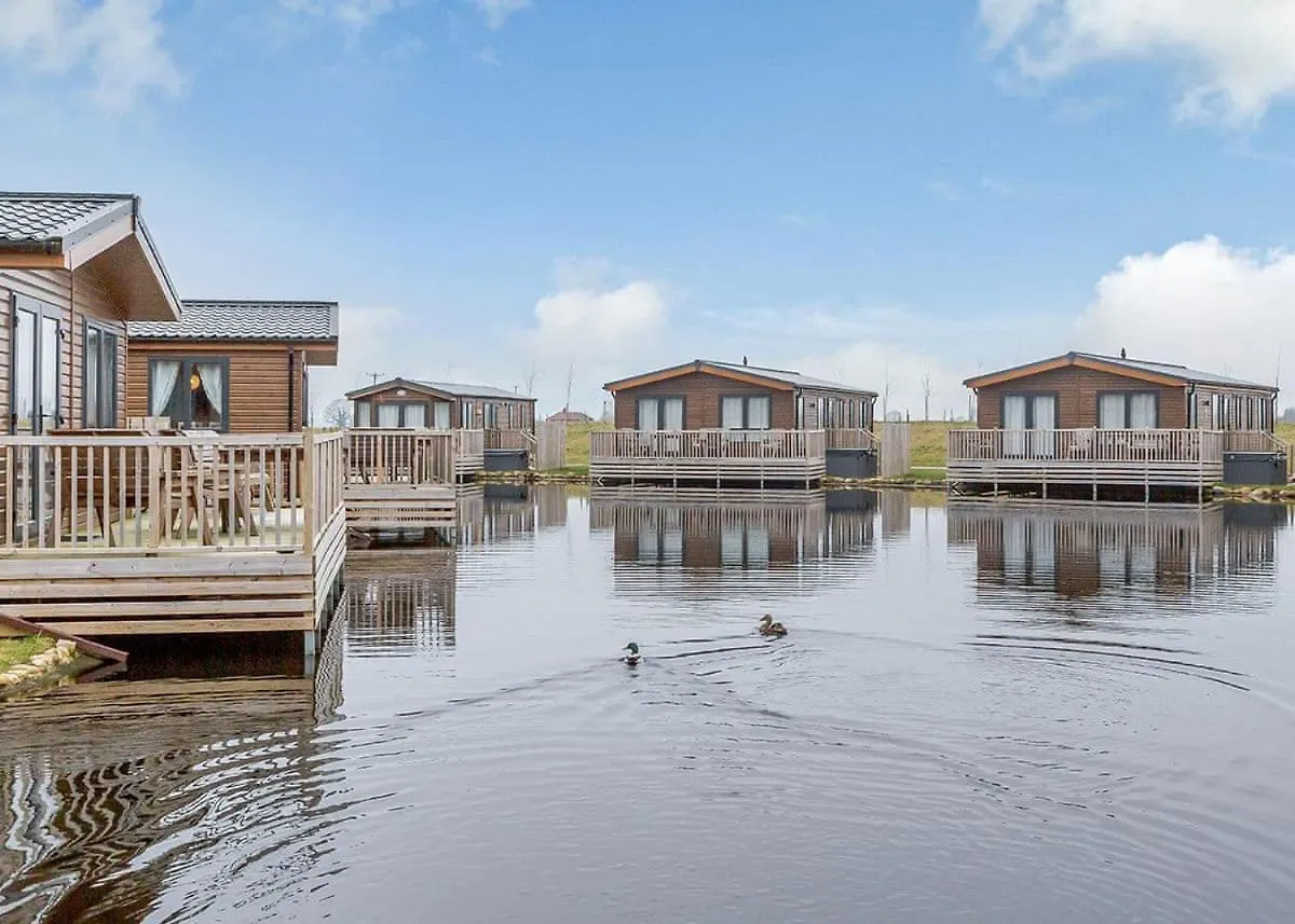 ת'ירסק Woodland Lakes Lodges 0*,  בריטניה